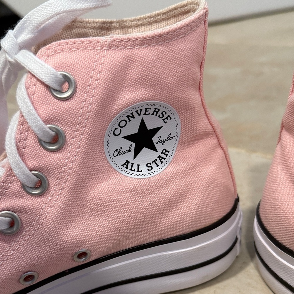 Converse Light Pink Canvas Platform High-Tops US Women’s Size 6 - Picture 2 of 6
